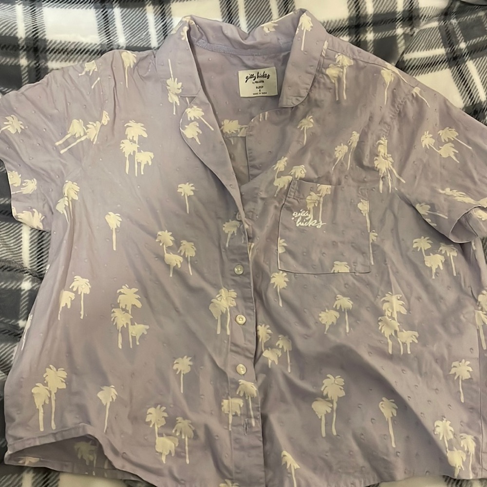 HOLLISTER PAJAMA BUTTON CROP TOP